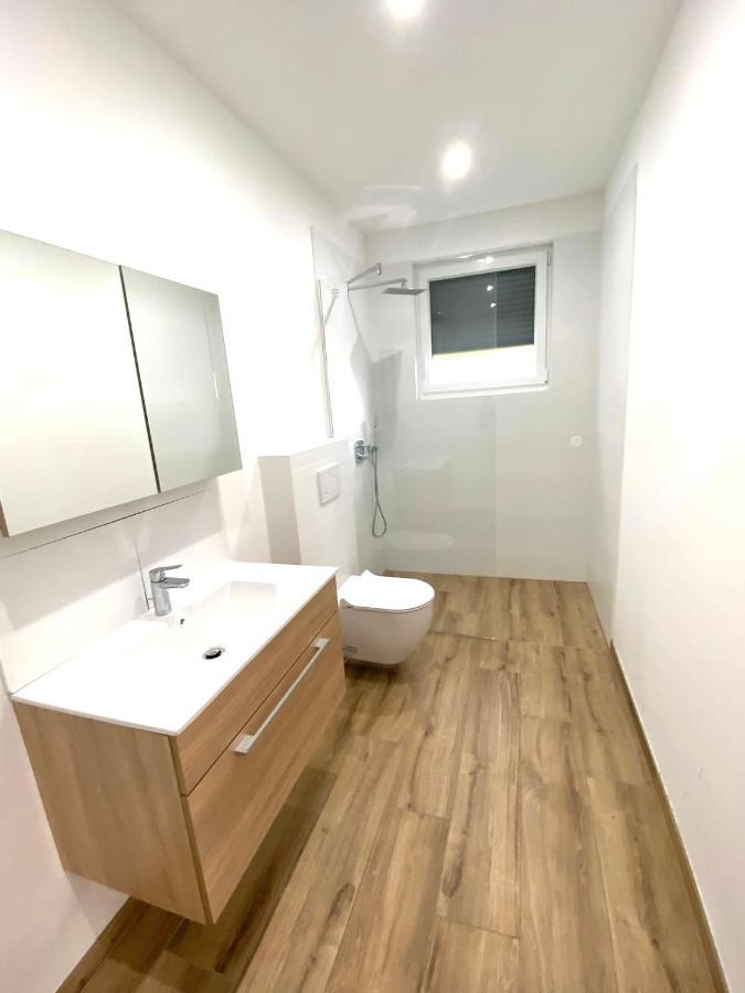 Neubauwohnung Lura 2B - Fur 5 Personen Wina Bagian luar foto